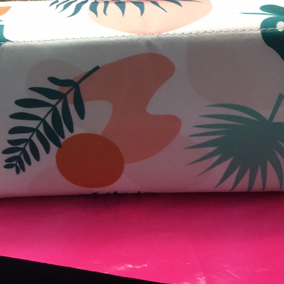 The Flat Lay Co. London by GLOSSYBOX cosmetic bag NEW 🛍 - Picture 4 of 6